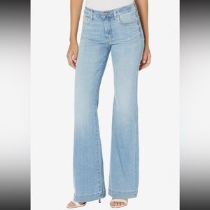 NWT 7 for all Mankind light wash flare Jean size 28